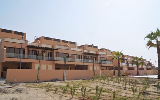 Jumeirah Island Townhouses at Jumeirah Bay Island, Dubai